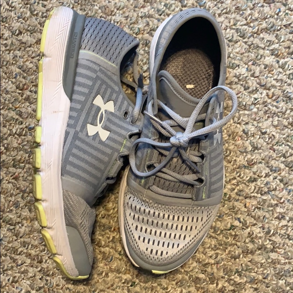 ⭐️Under Armour sneakers ⭐️